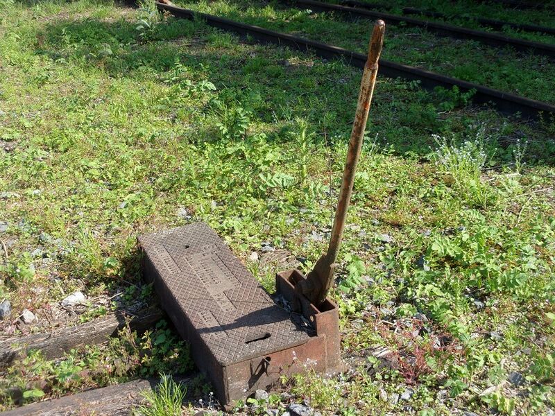 File:Chemin de fer - commande d'aiguillage.JPG